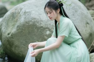 江南美景美如画,配上美女,美上加美,10组江南景配江南美女的AI绘图提示词分享